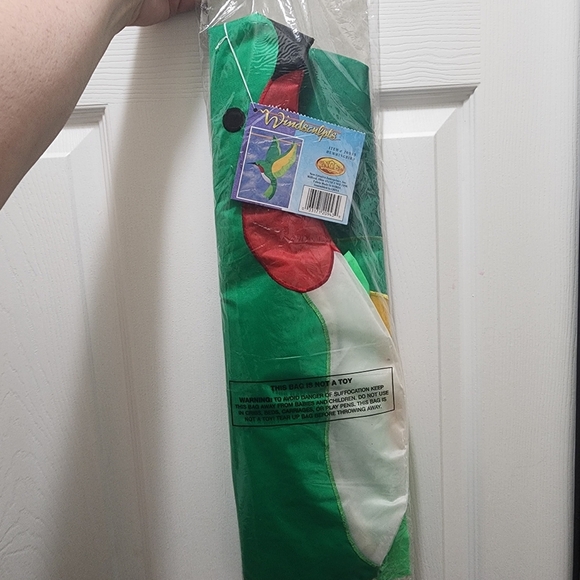New- 1996 Windsculpts Hummingbird Flag 32x47" Nylon - Picture 3 of 3